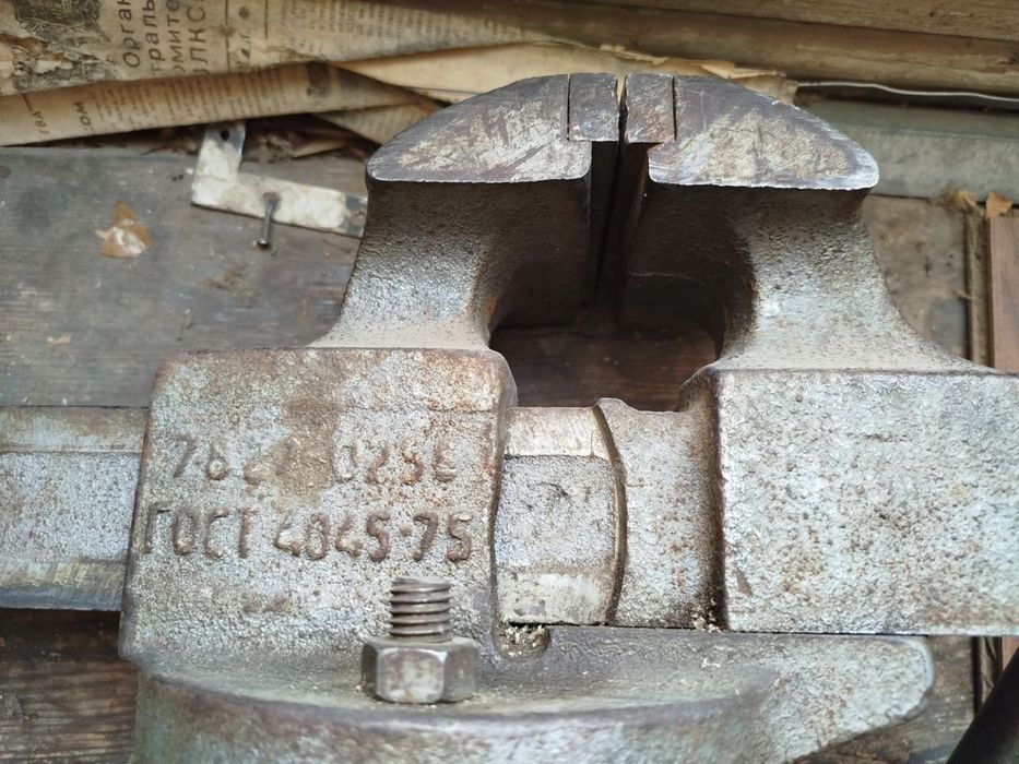 Тиски советские