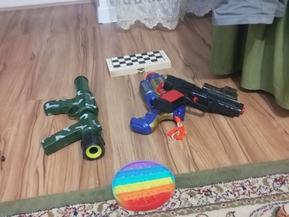 Разные игрушки в отличном состояний