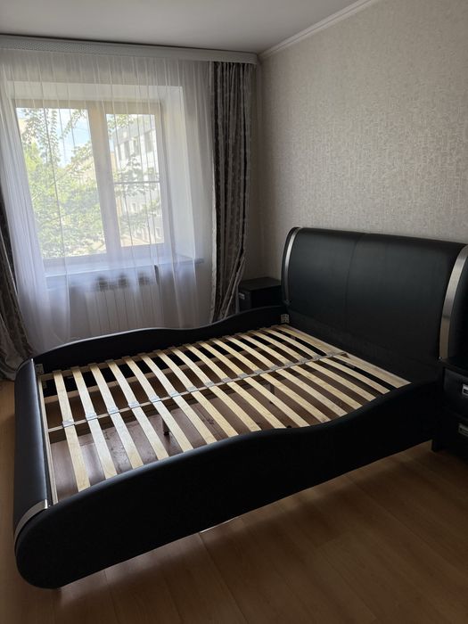 Продам спальный гарнитур