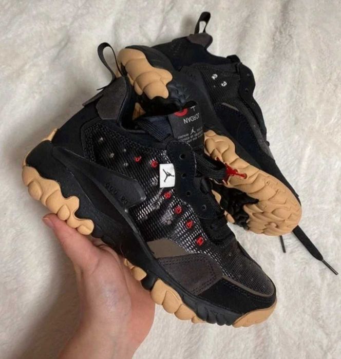 Унисекс маратонки JORDAN