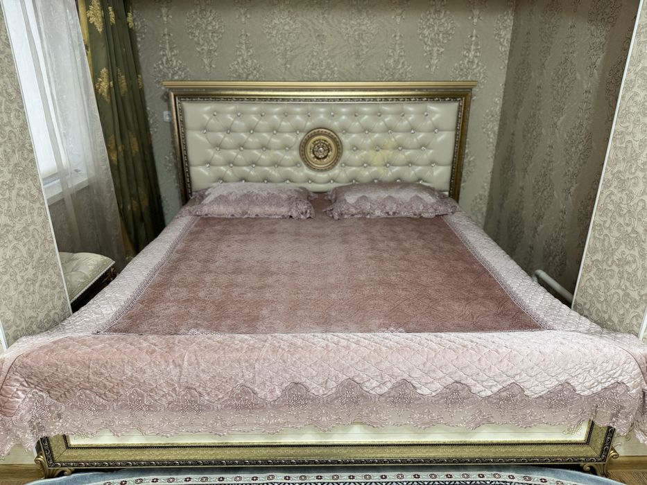 Продается спальный гарнитур