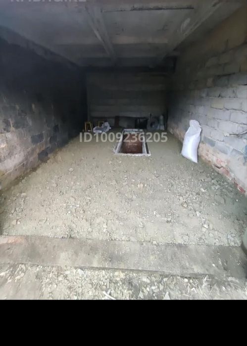 Гараж продам ...
