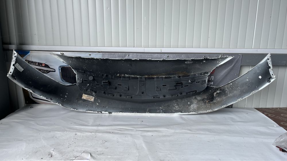 2 броя горна броня Opel Zafira/Vivaro/Citroen Jumpy