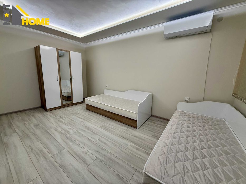 Чисто нов, напълно обзаведен тристаен апартамент с ГАРАЖ!