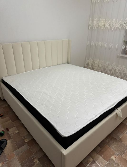 Спальная кровать