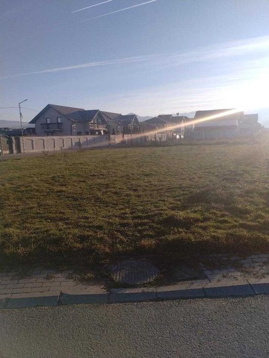 De vanzare un teren intravilan cu o suprafata de 800 mp, cu utilitati