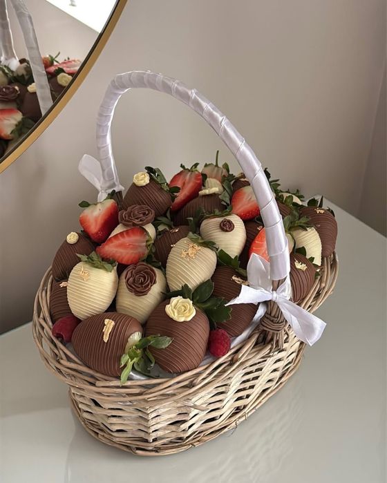 Клубника в шоколаде Корзинамен