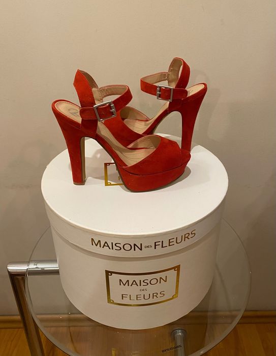 Sandale elegante de culoare roșu