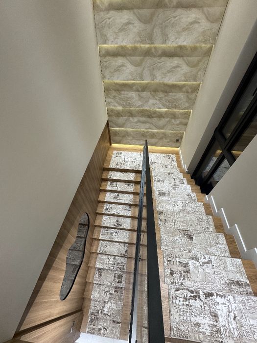 Профессиональная укладка ковров на лестницу!
