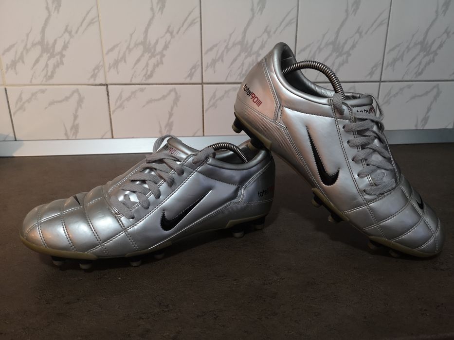 Vând ghete de fotbal Nike Total90