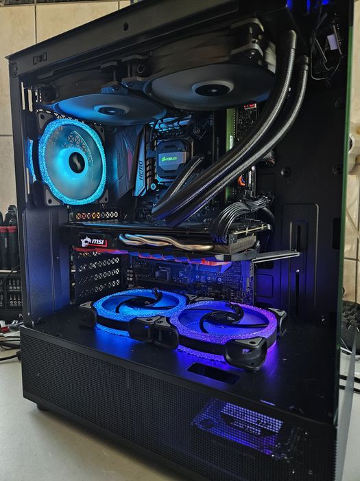 Unitate PC Gaming i7 7700K video 8GB RX 580 16GB RAM SSD