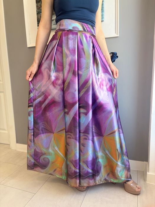 Нова дамска дълга сатенена пола