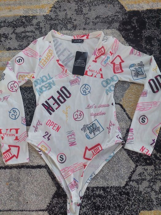 Body dama cu mâneci lungi