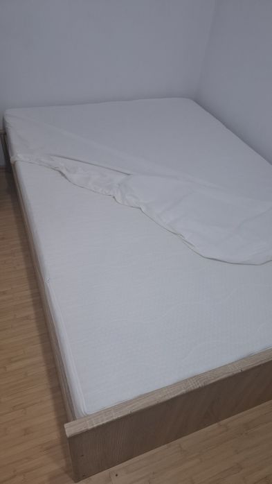 Vand saltea 140x200cm, ca noua