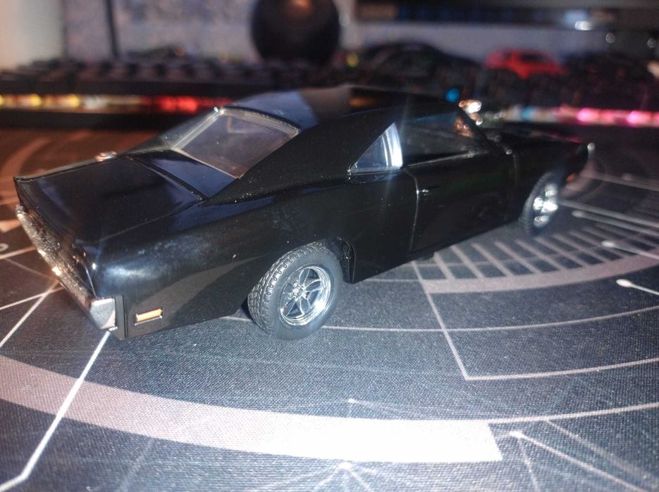 Macheta Dodge Charger scara 1:32