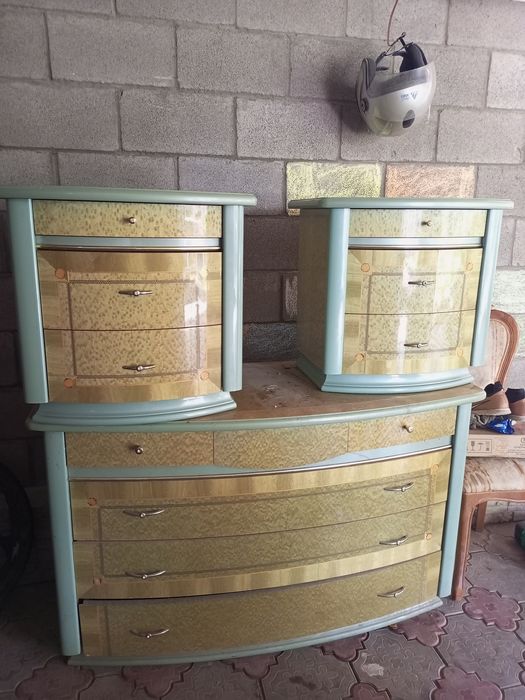 Продам гарнитур.