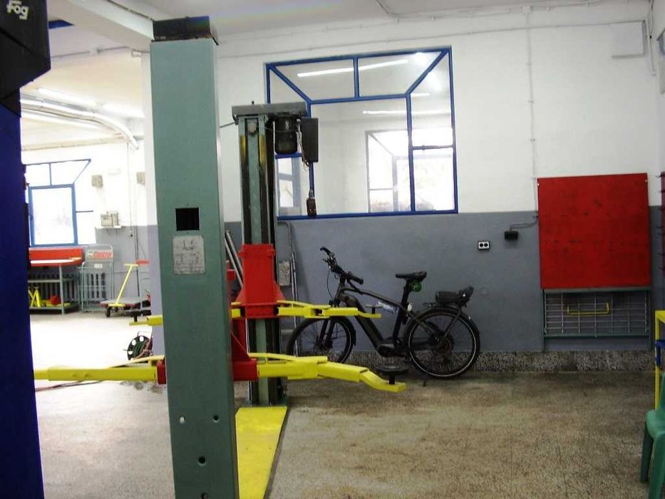 Дава се под наем Промишлена сграда в София, Лозенец - 194 кв.м за 612 € - Снимка #2