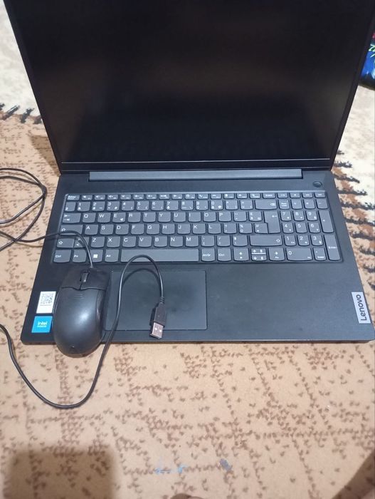 Lenova novutbuk  sotiladi