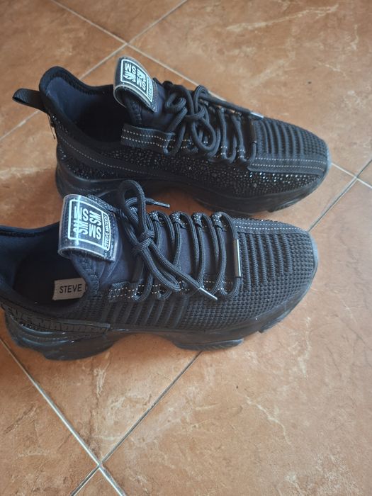 Сникърси Steve madden