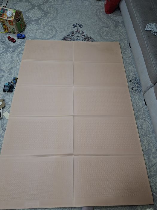 Продаётся детский игровой коврик в хорошем состоянии