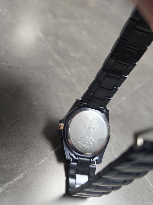GUESS - Дамски часовник