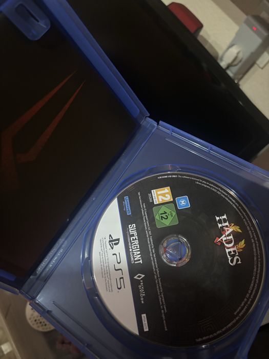 Игра Hades за PS5 като ново