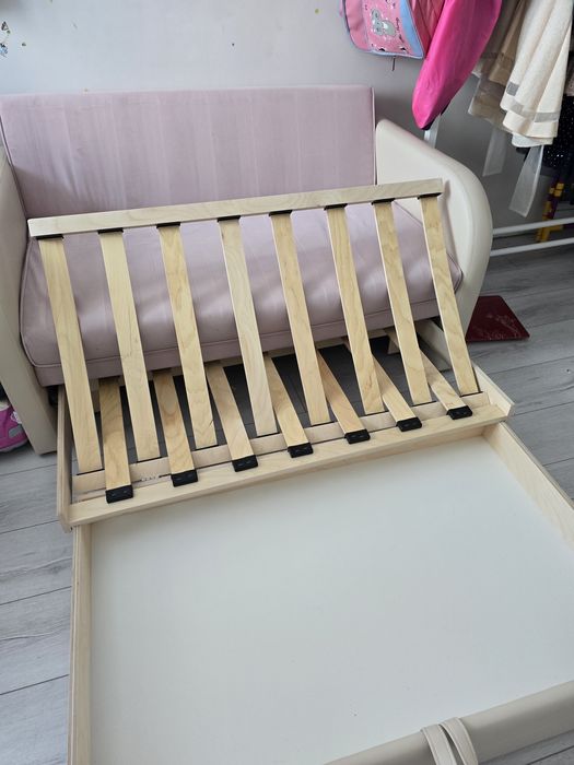 Продам диван для девочки