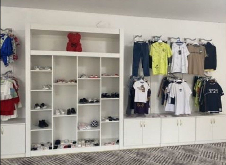 Buyurtma asosida magazin uchun mebel na zakaz