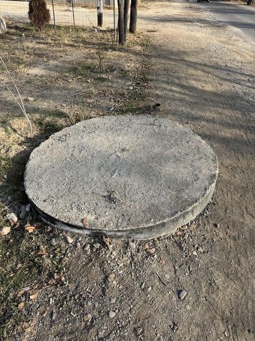 Отдам даром крышку на септик