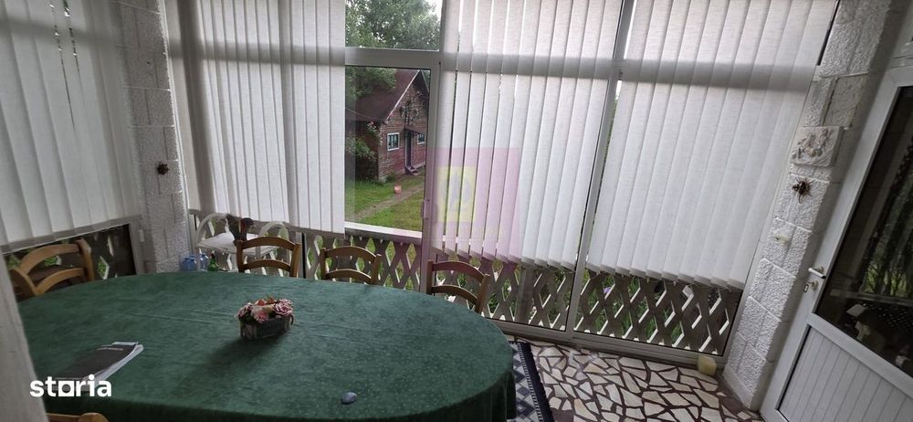 Vila de vanzare cu 6 camere si teren de 5116 mp in Cornu, Prahova