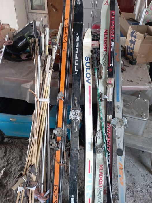 Лыжи разные.Хорошие.