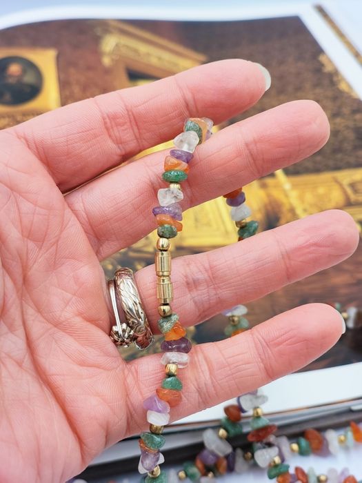 Винтидж дълго колие с полускъпоценни камъни