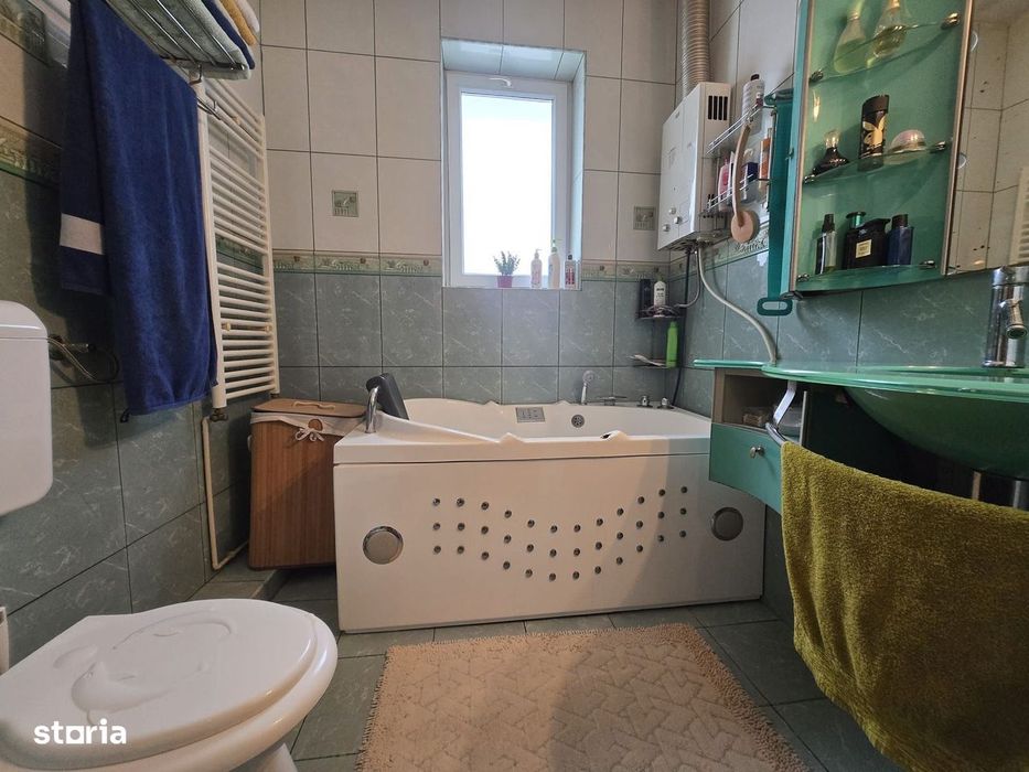De vanzare-Vila spatioasa cu gradina si foisor-oaza de liniste