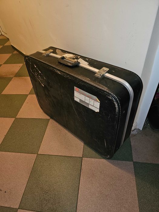 Куфар голям за пътуване