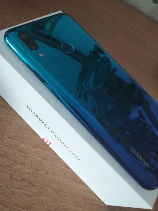 HUAWEI   2019. 32гб