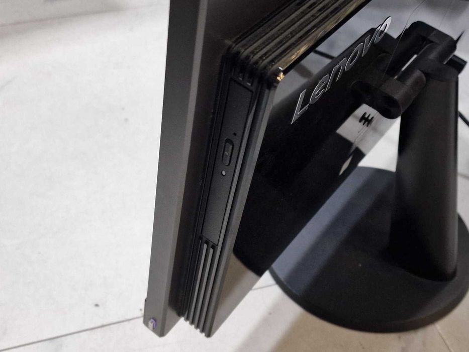 All-in-one компютър Lenovo AIO V510z / i3-6100T / 8GB RAM / 298GB HDD