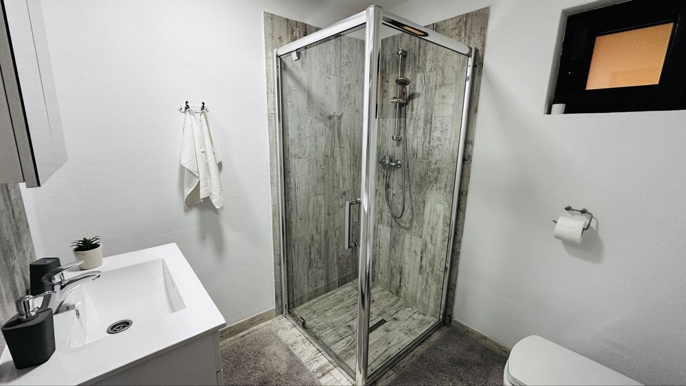 Cabana cu ciubăr la munte