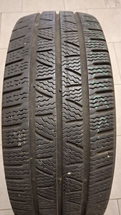 Зимна бусова гума  Pirelli 235 65 16C