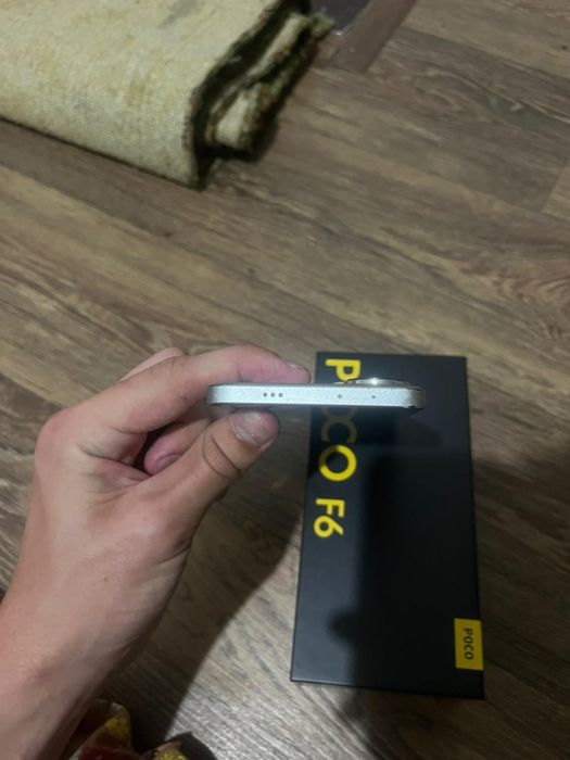 POCO F6 в хорошем состоянии