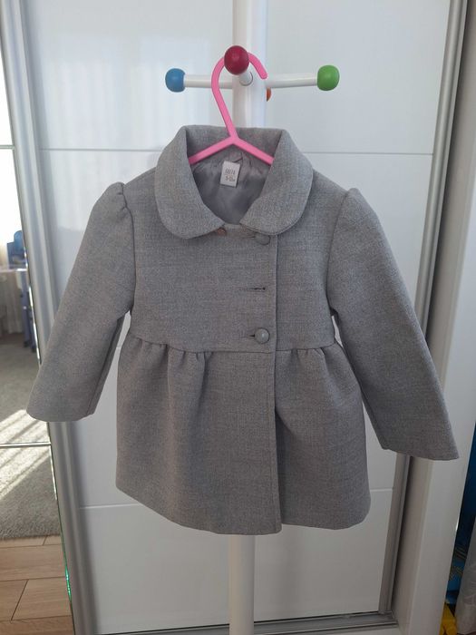 Бебешко палто 9/12 м. 10 лв.