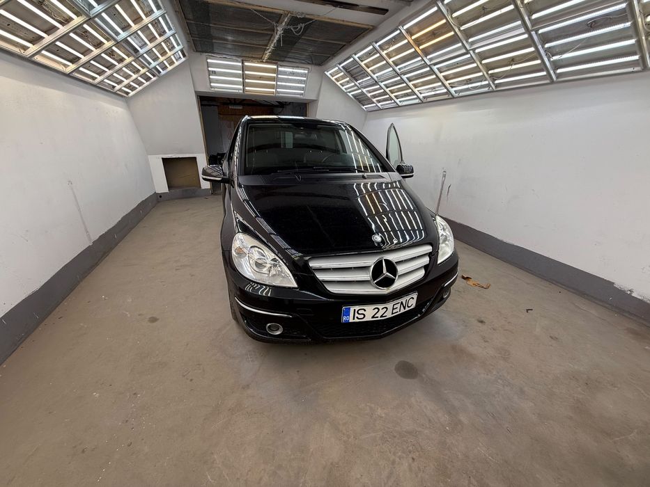 Mercedes-Benz B 200