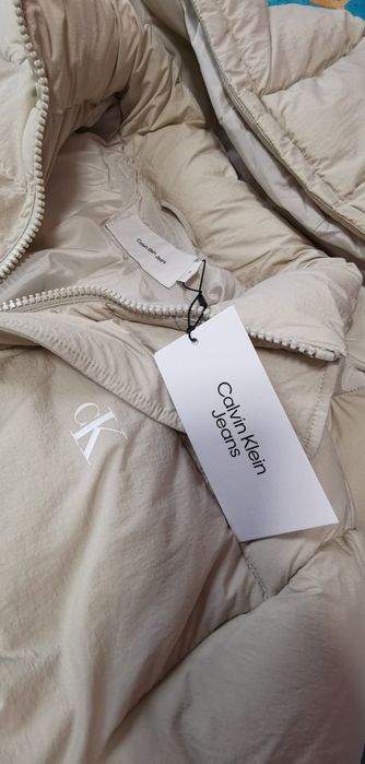 Geaca nouă Calvin klein