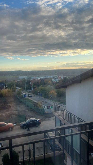 Inchiriez apartament cu 2 camere- spatiu de depozitare- parcare subterana
