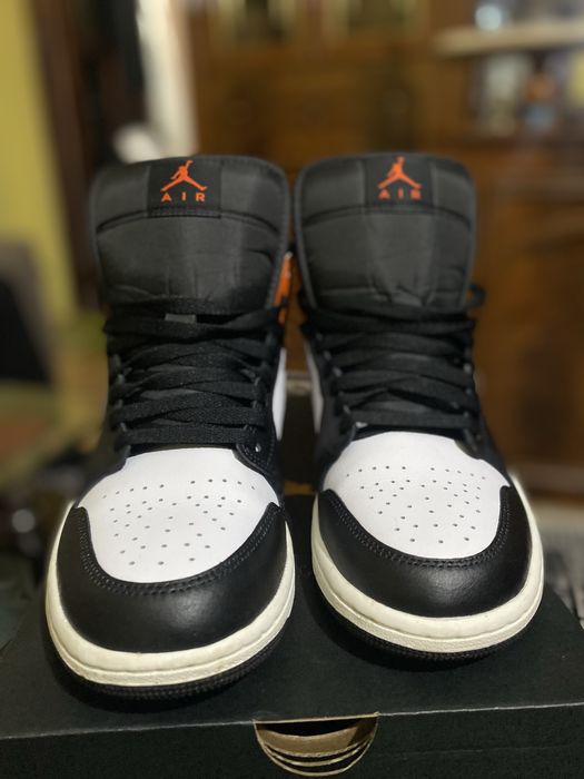 Jordan 1 mid orange