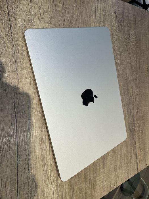 Продам macbook air 13 m2