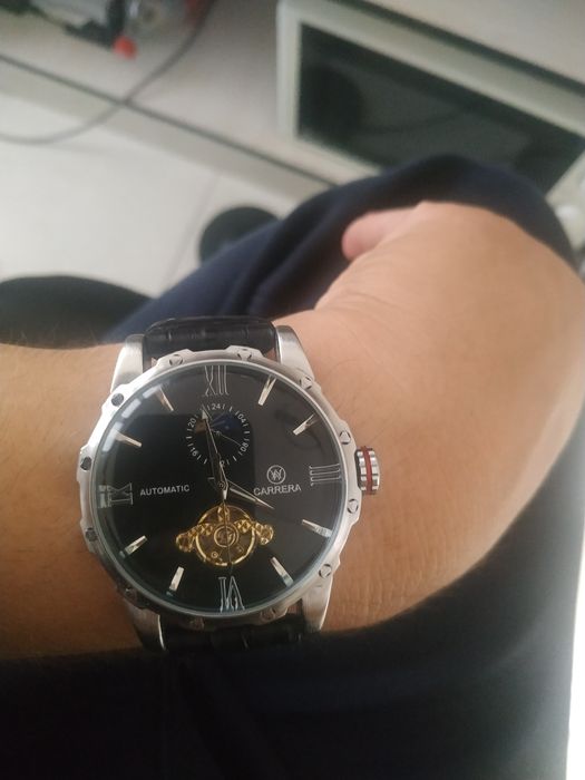 Продаются часы carrera