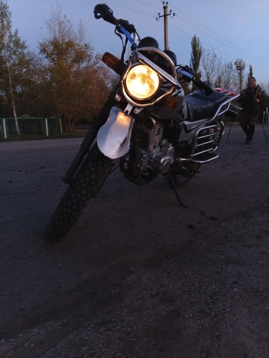 Продам мотоцикл 200кубовый