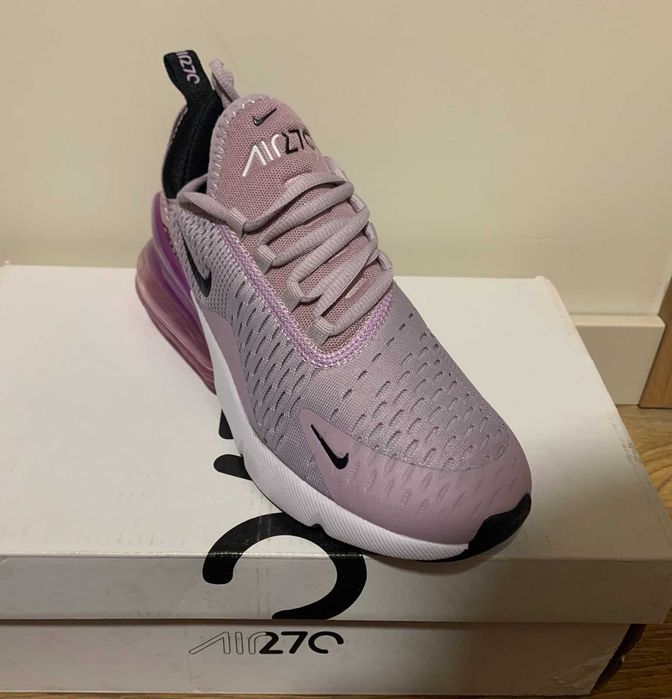 Нови оригинални дамски маратонки Nike Air Max 270 размер 37.5