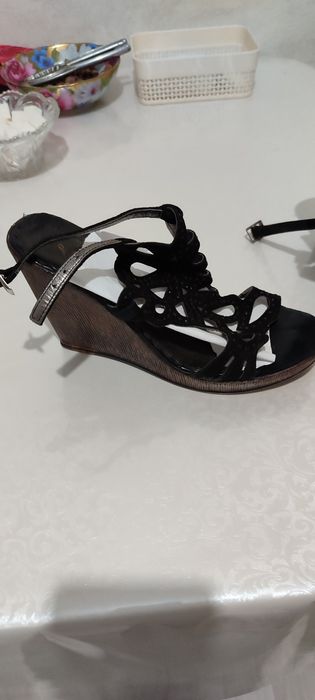 Замшевые босоножки