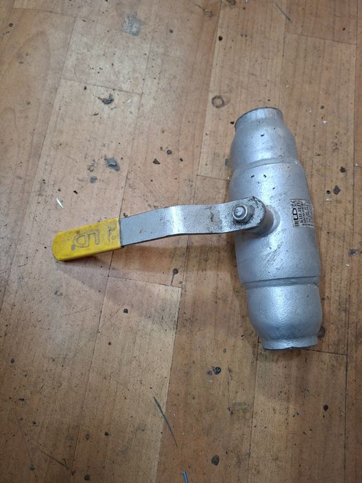 Продам задвижки .